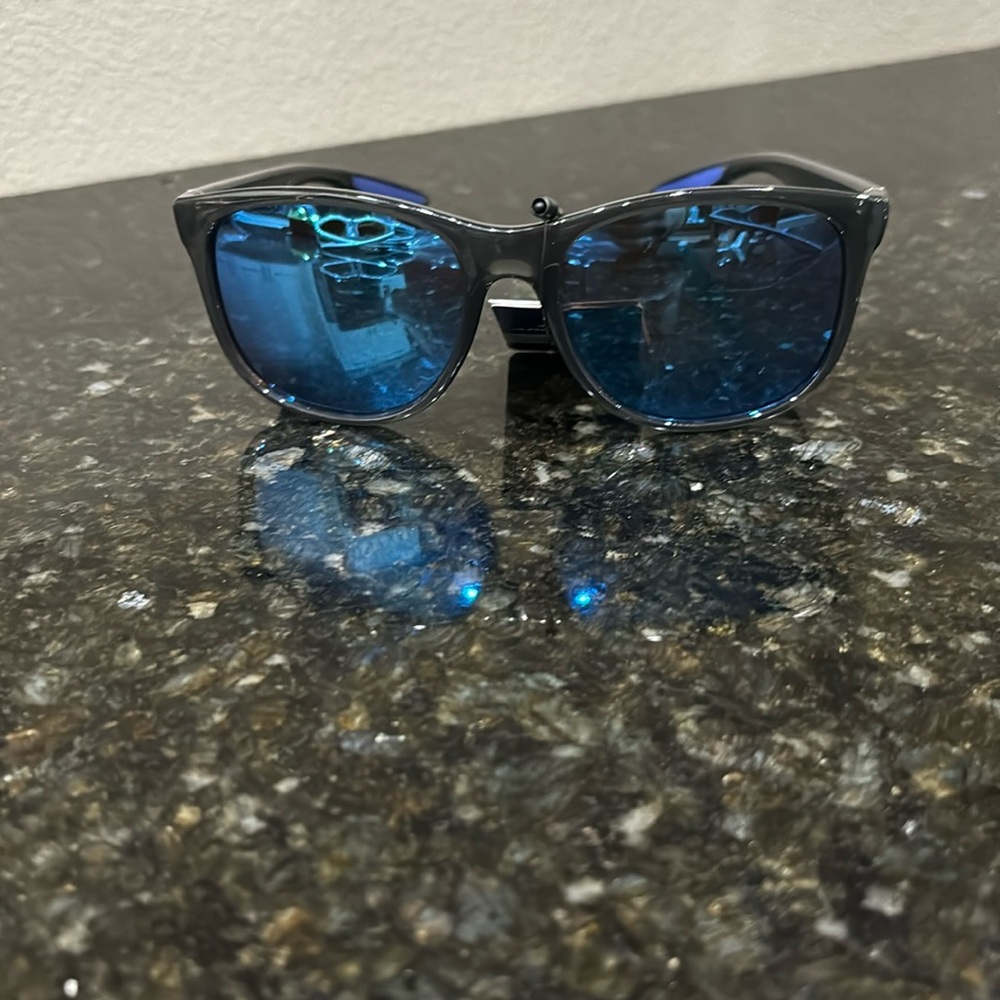 Black Sunglasses (Glossy)